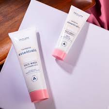 اسنشیالز essentials