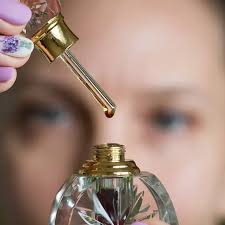 راز انتخاب عطر بر اساس سن و جنسیت: راهنمای نهایی