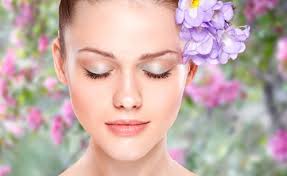 پوستتان خسته از زمستان است؟ خانه‌تکانی بهاری پوست با ۴ مرحله ساده (+ محصولات اوریفلیم)