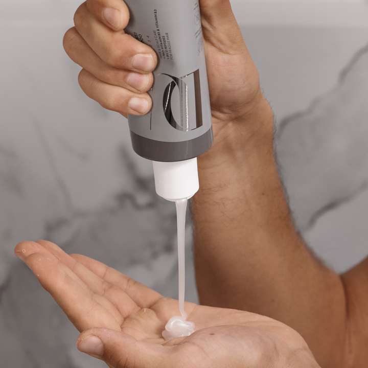 شامپو ضد ریزش مو اوریفلیم: راهکاری تخصصی برای تقویت و احیای موها